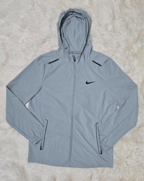 Producto - Camperas Rompeviento Nike Importadas 1