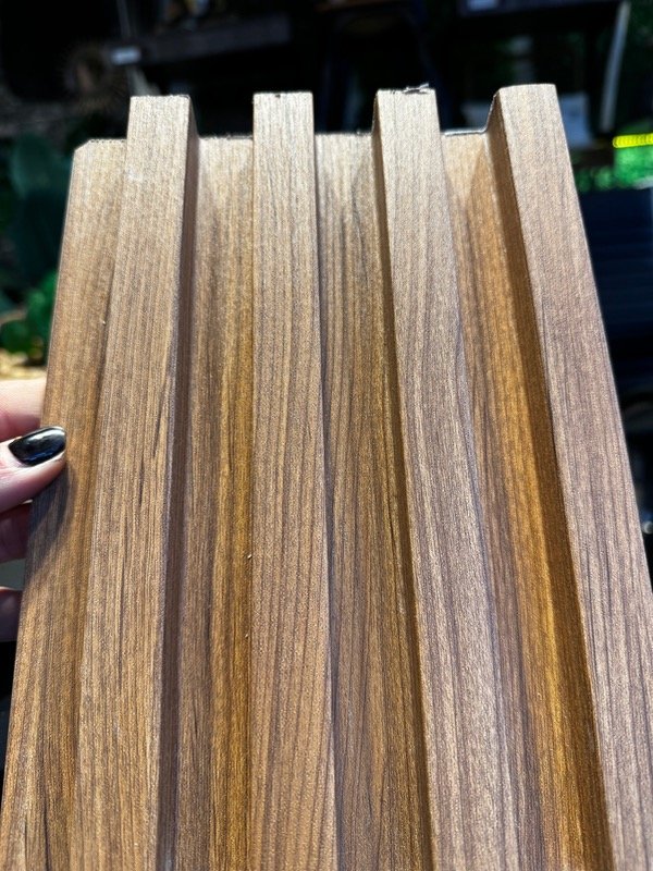 Producto - Revestimiento Wpc Guiza marron claro- Interior