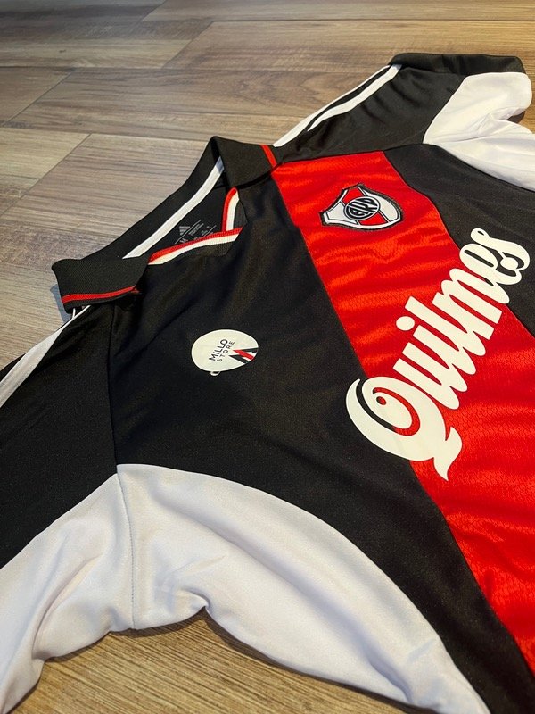Producto - Camiseta Retro River Plate 2000