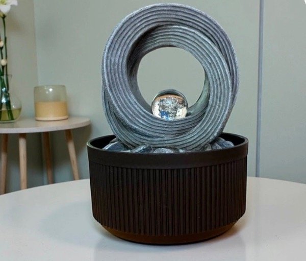 Producto - Fuente de agua anillos entrelazados con led 21cm