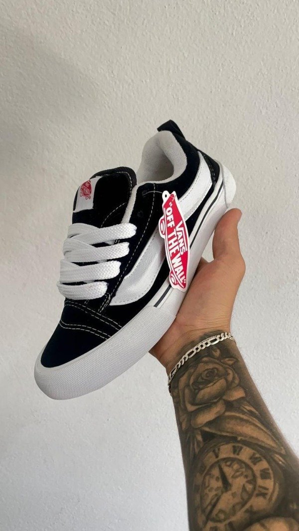 Producto - Vans KNU