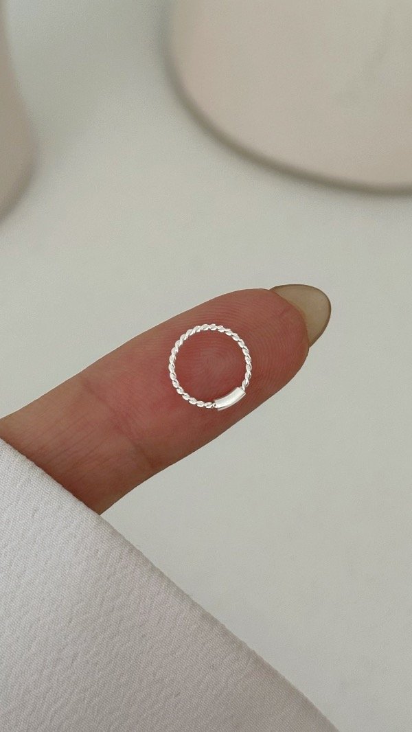 Producto - Argolla torzada cierre piercing 1cm P925