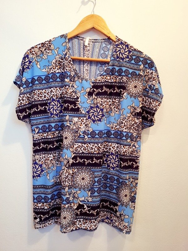 Producto - Blusa estampada seda fria