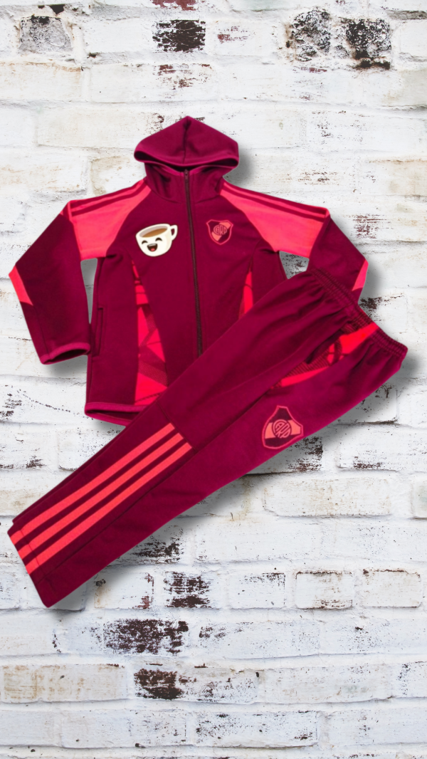 Producto - CAMPERA Y PANTALON DE RIVER PLATE 2025