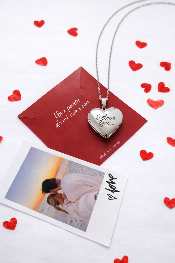 Producto - Especial "San Valentín": Relicario plateado.