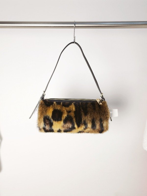 Producto - Mini bag cilindro con piel HyM