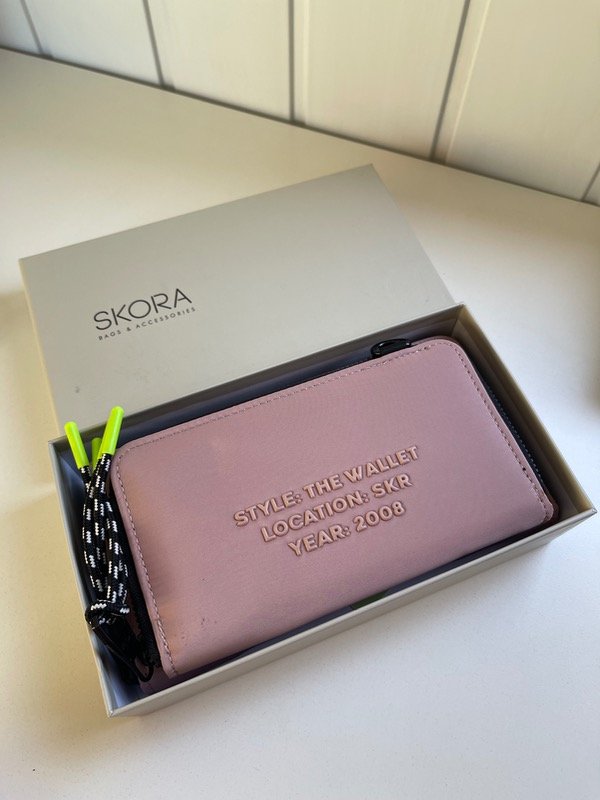 Producto - Billetera Skora Rosa box