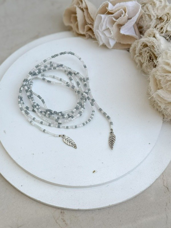 Producto - Corbatín Mostacilla Pluma