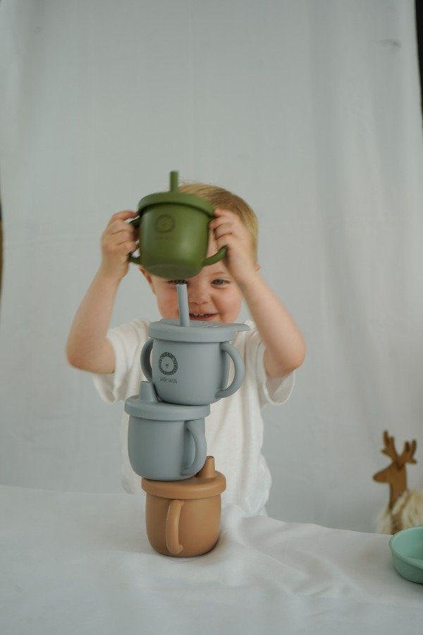 Producto - Vaso de silicona con asas y sorbete Wai-Wai