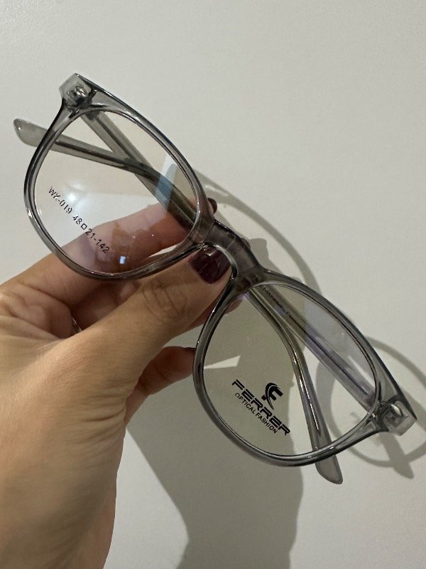 Producto - Armazon gris basico