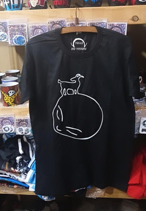 Producto - Remera la luna y la cabra 2