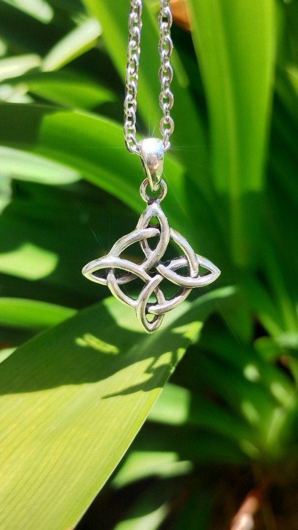 Producto - Amuleto Nudo de Bruja Plata 950