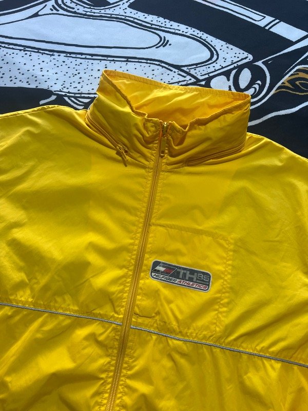 Producto - Campera rompeviento Tommy Hilfiger Athletics. Talle XL