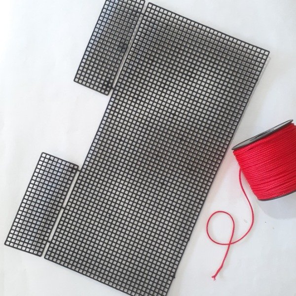 Producto - Plastic canvas cartera 36 x 18 cm