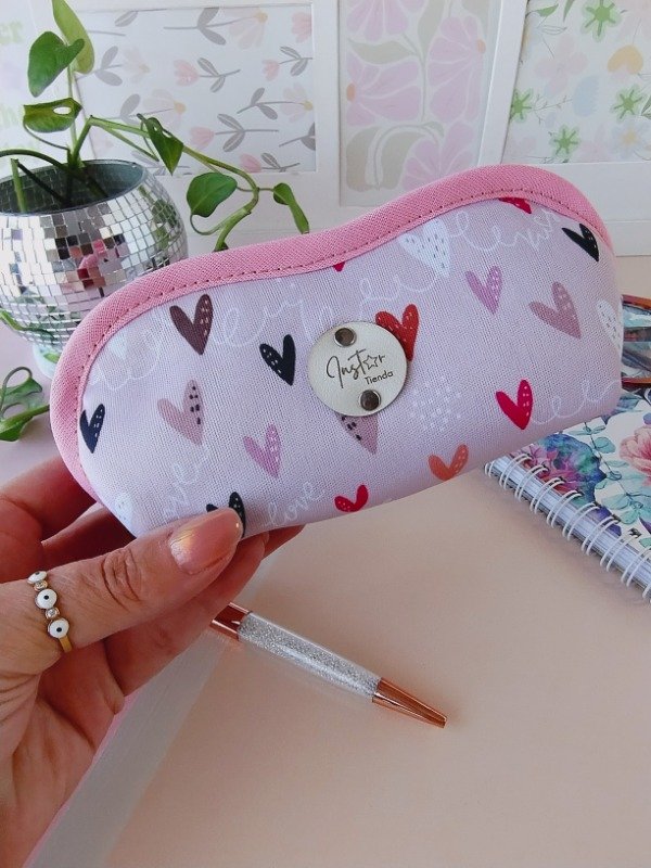 Producto - Porta Lentes Love