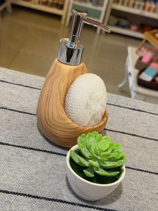 Producto - Dispenser - madera (Efectivo: 11.920)