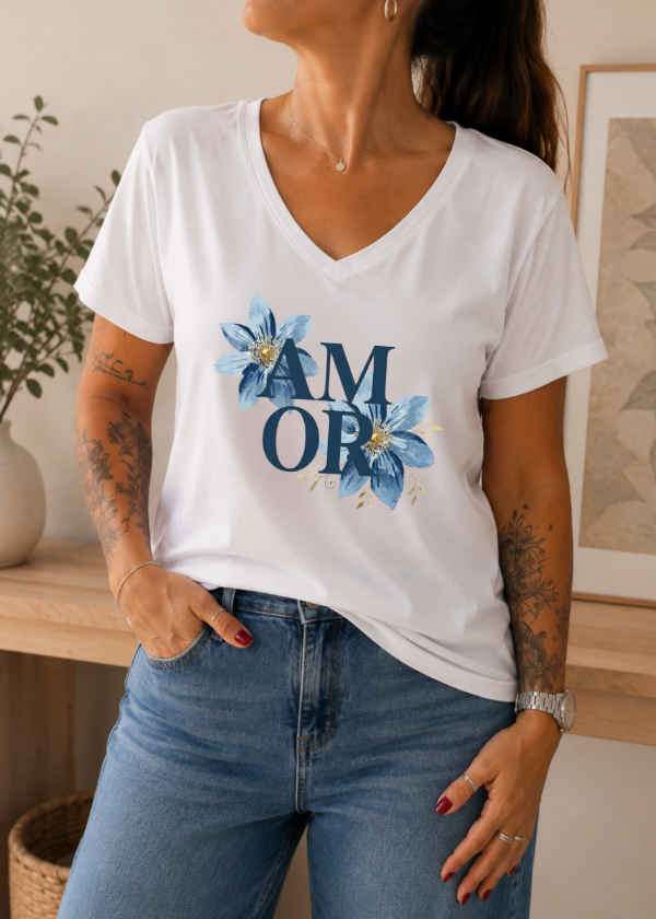 Producto - Remera de Algodon escote V Blanco (AMOR)