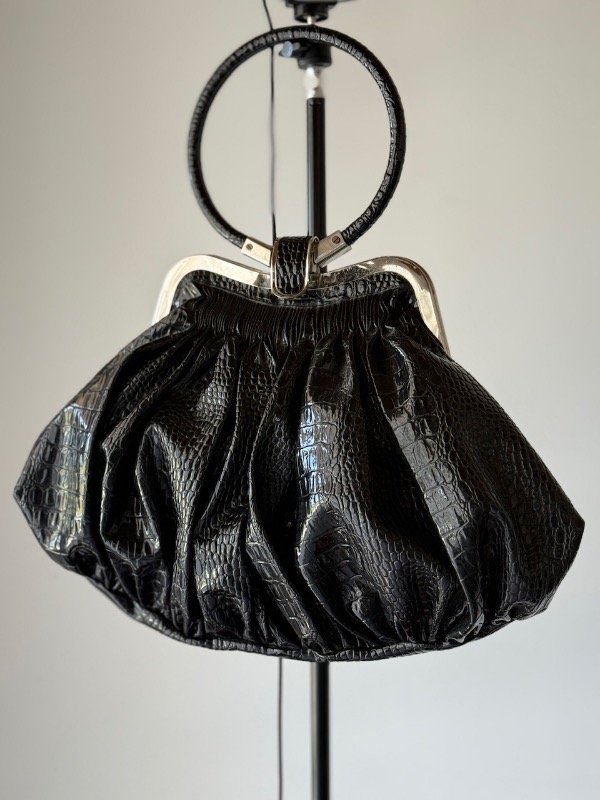 Producto - Cartera acharolada