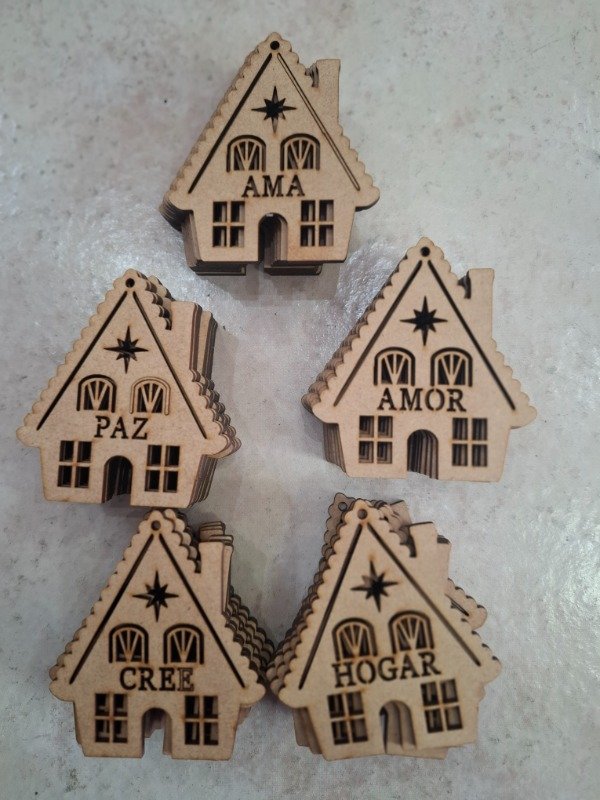 Producto - Casitas de 8 cm con palabras.