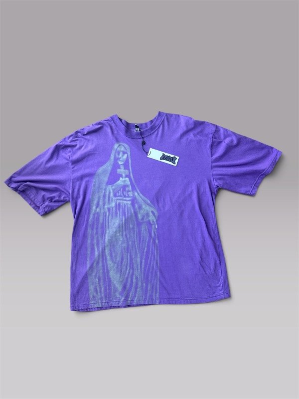 Producto - remera estatua