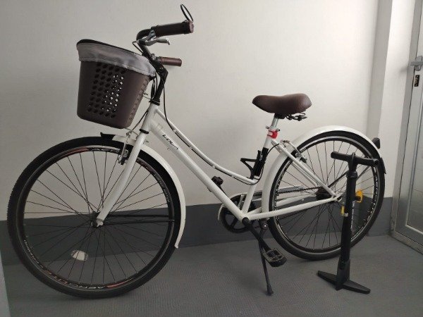 Producto - BICICLETA DE DAMA ROLLER LOLA RODADO 28 CON INFLADOR Y CANDADO #11502