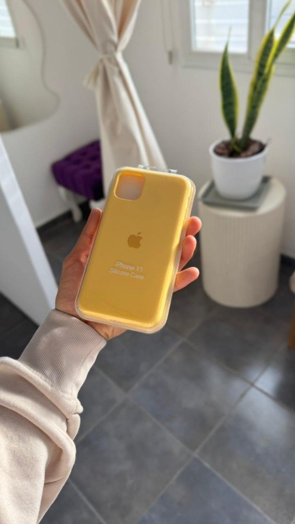 Producto - Silicone Case Amarilla (Iphone 11)