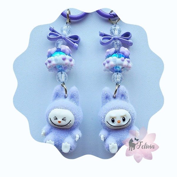 Producto - Llavero labubu aterciopelado. Lila