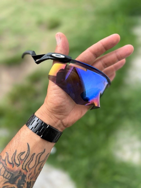 Producto - Oakley kato QNTMblack and violeta verdoso