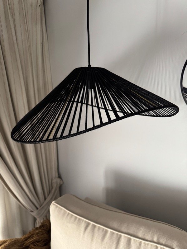 Producto - Lámpara Capelina negra