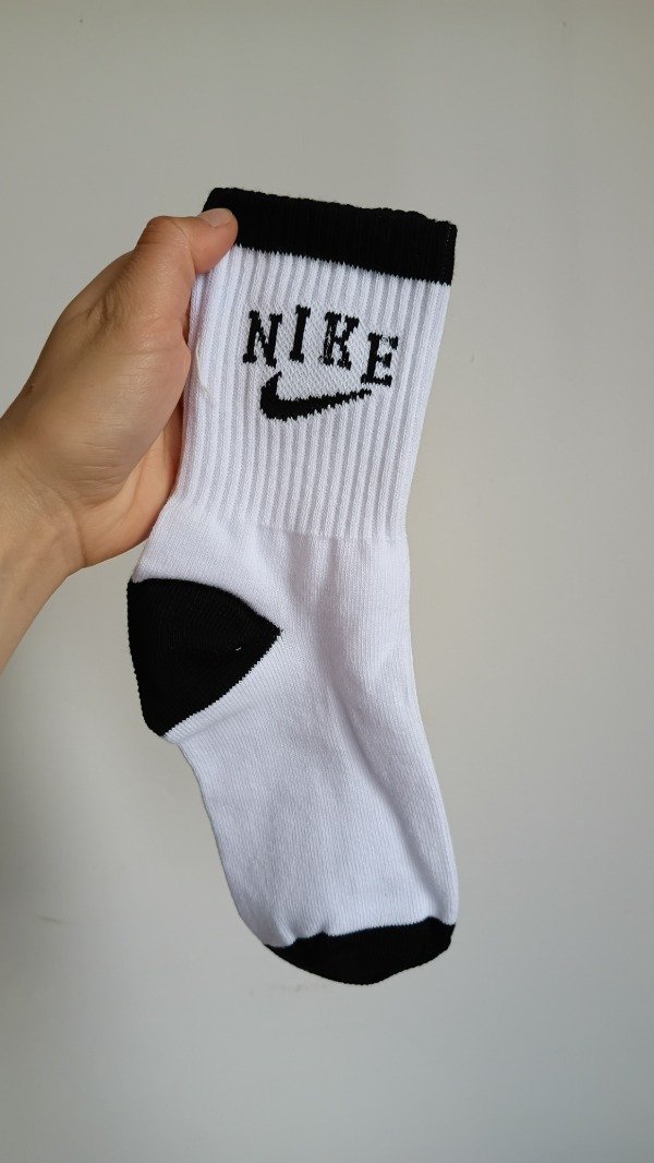 Producto - Nike blanca con negro