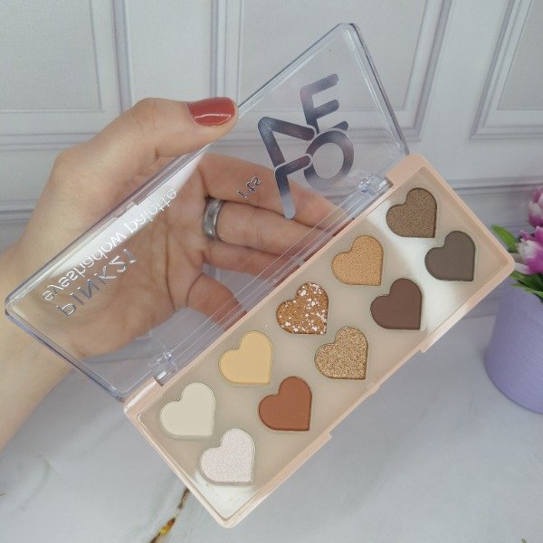 Producto - Paleta de sombras pink 21 corazones