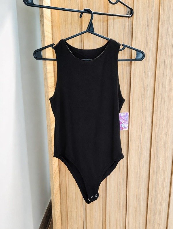Producto - Body cuello centrado
