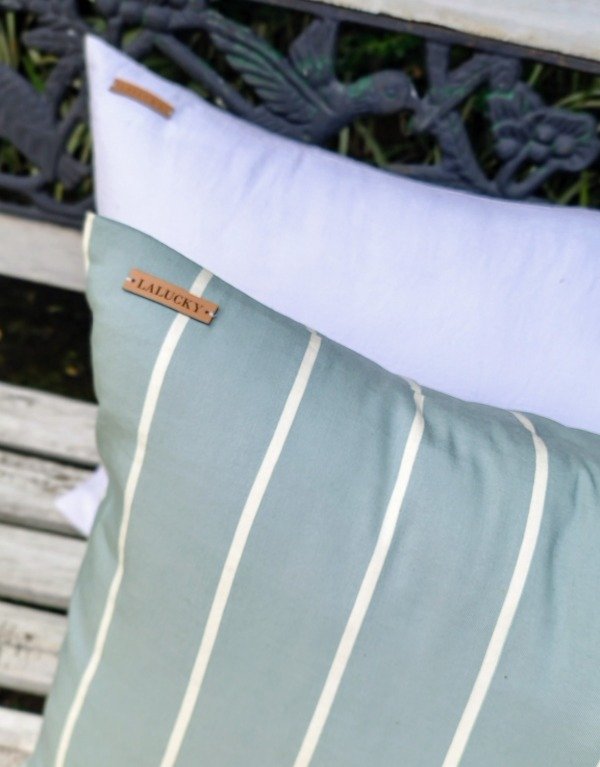 Producto - Fundas de tusor rayado celeste 40x40