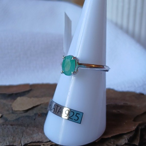 Producto - Anillo Plata 925 con esmeralda brasileña oval - Talle 13
