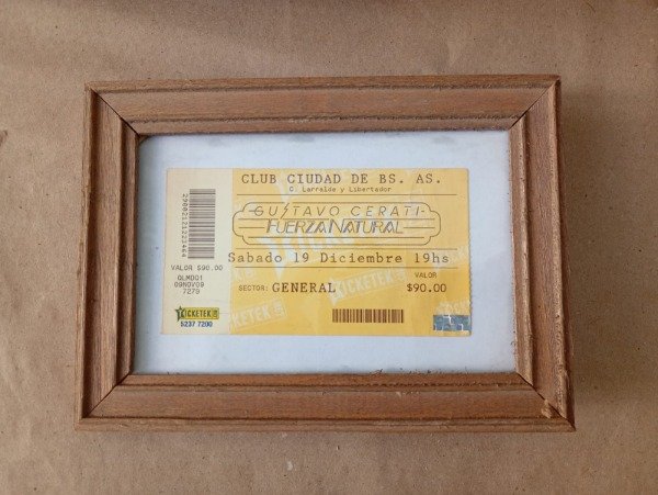 Producto - Gustavo Cerati Gira Fuerza natural - Ticket original + Portarretrato madera