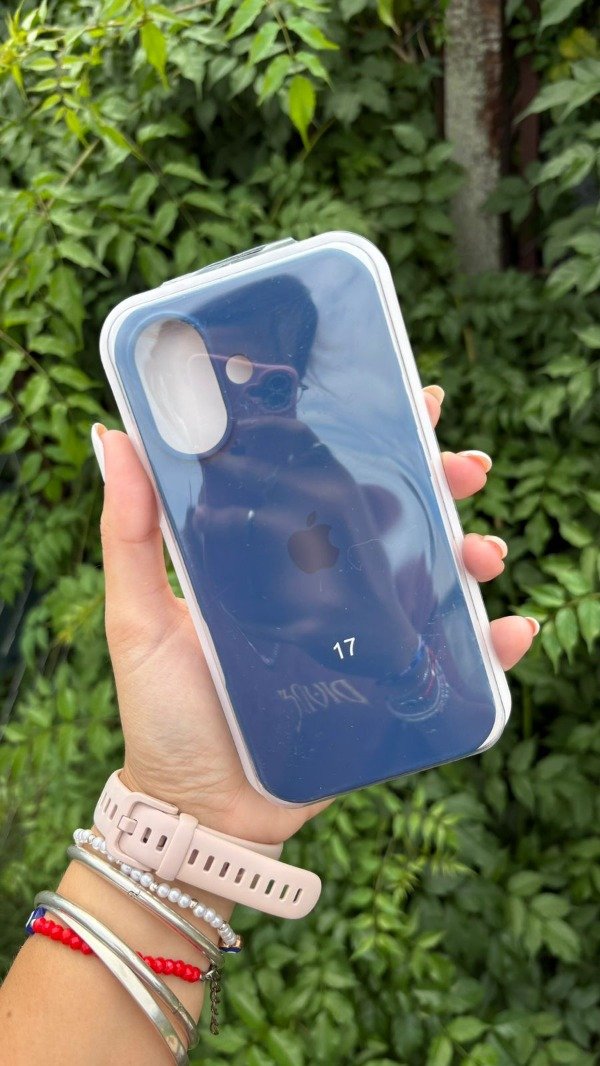 Producto - Silicon case azul - iPhone 17