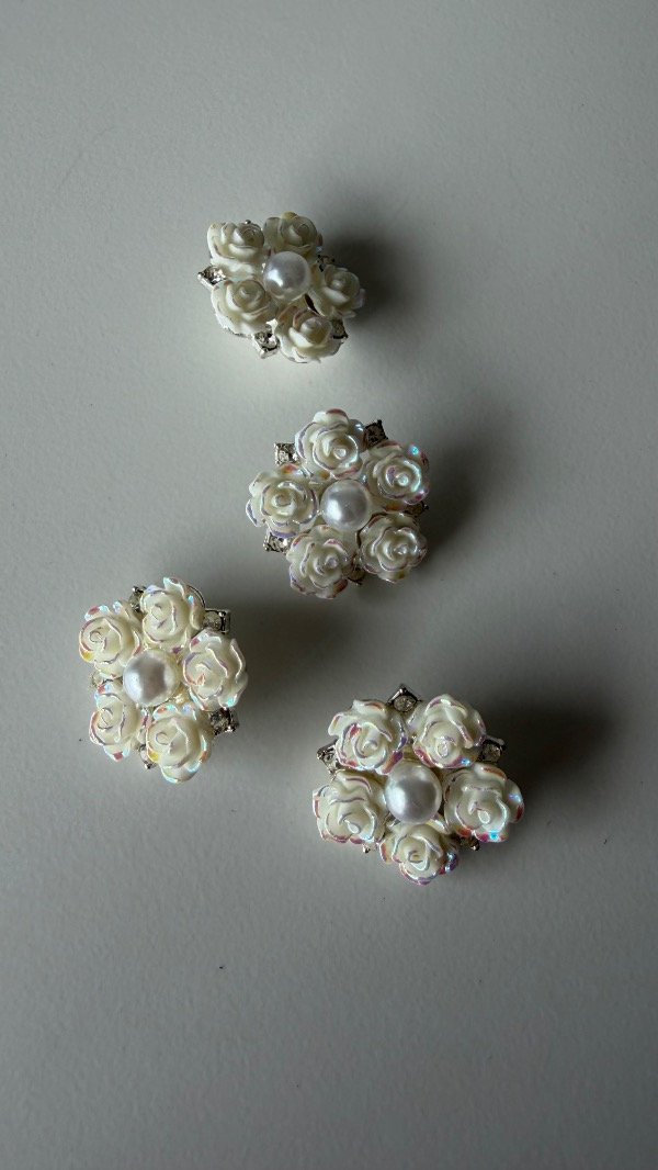 Producto - Botón 5 rosas y 1 perla - 4