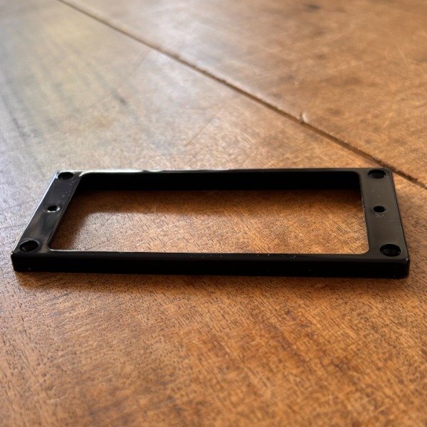 Producto - Marco Humbucker 7 cuerdas Modelo 96 Negro por unidad - 1