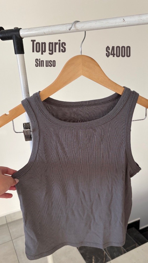 Top gris nuevo