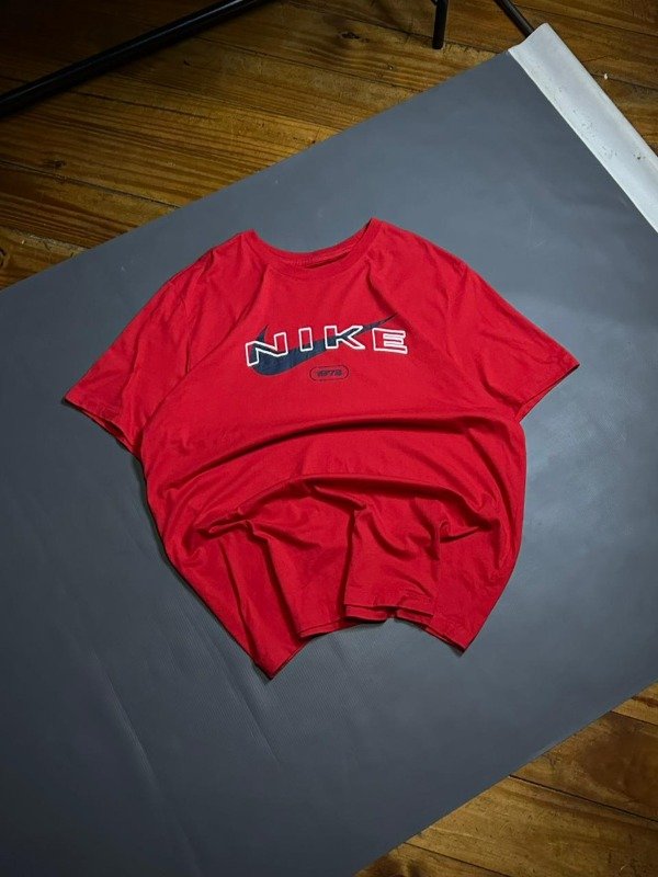 Producto - NIKE BIG LOGO TEE (XL)