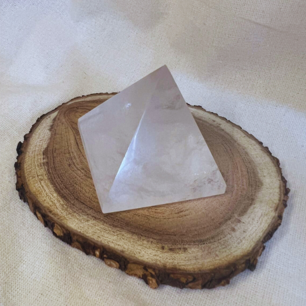 Producto - Piramide Cuarzo cristal 02