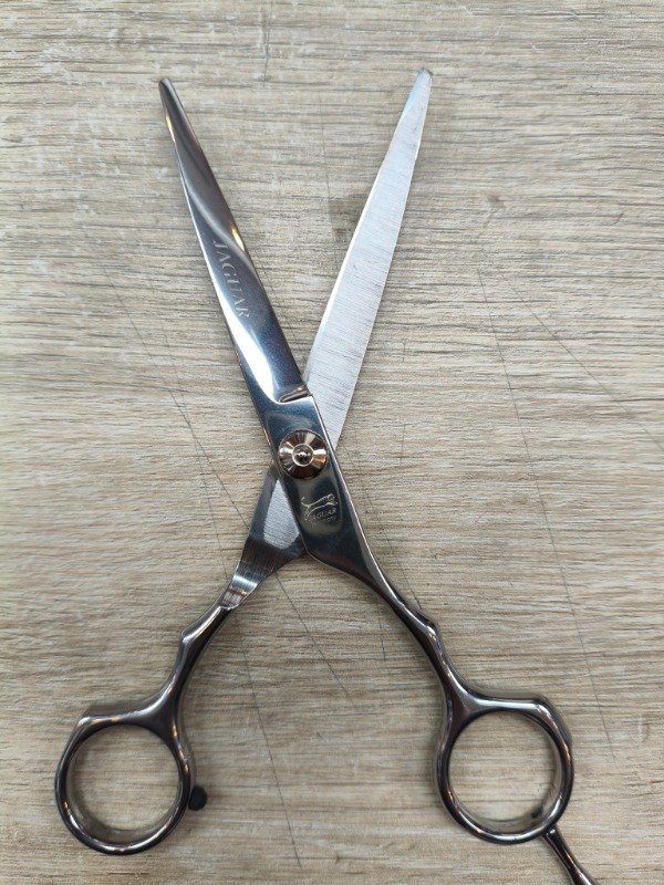 Producto - TIJERA DE CORTE WH215