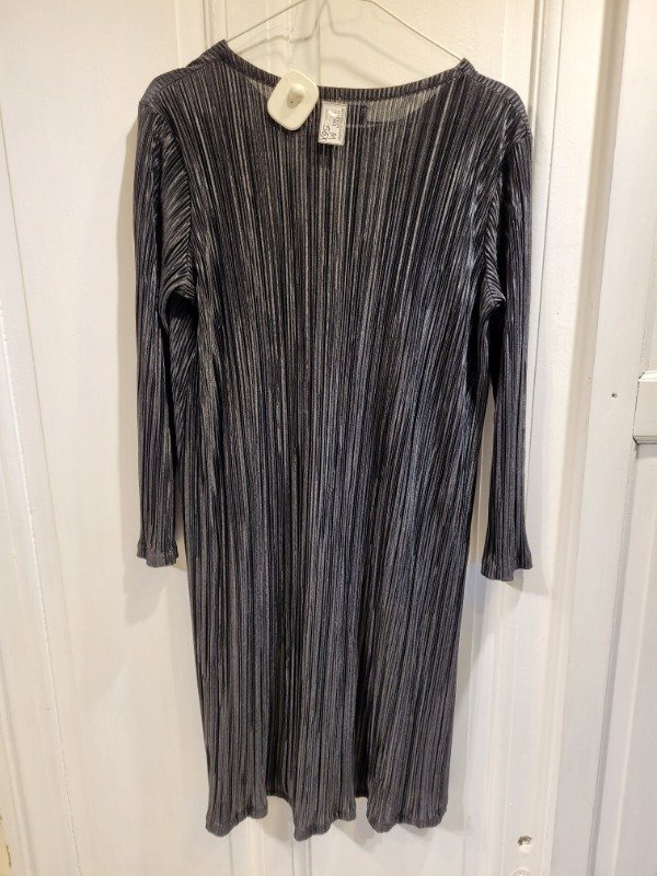 Producto - Vestido BERCIA negro plisado Talle M - PRECIO: 56X - 2