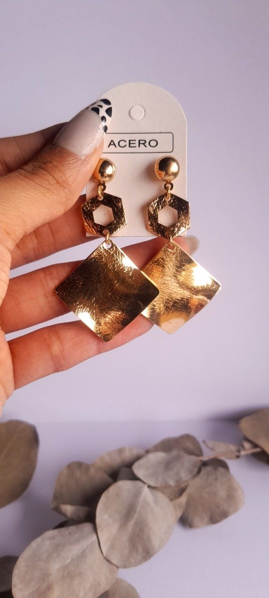 Producto - Aros acero dorado pasantes colgante rombo
