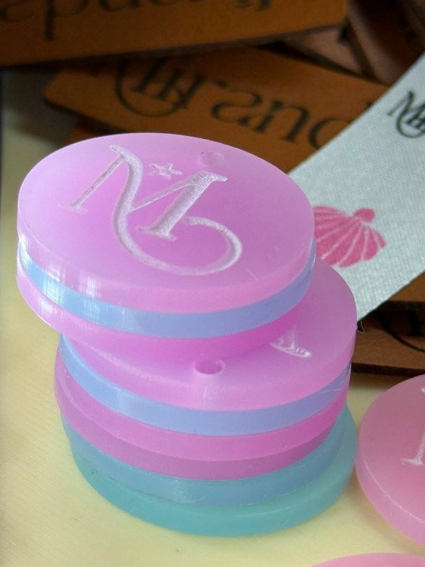 Producto - Etiquetas - Dijes Acrílico Color y Glitter - 4