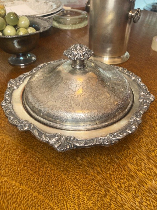 Producto - Bandeja Con Tapa Metal Rep Sheffield Plate