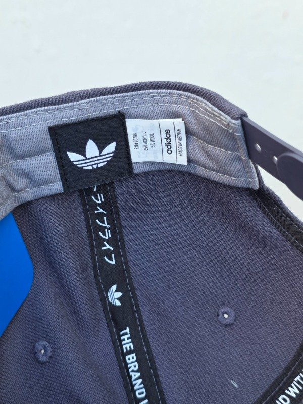 Adidas originals snapback 2026 gris — imagen 11