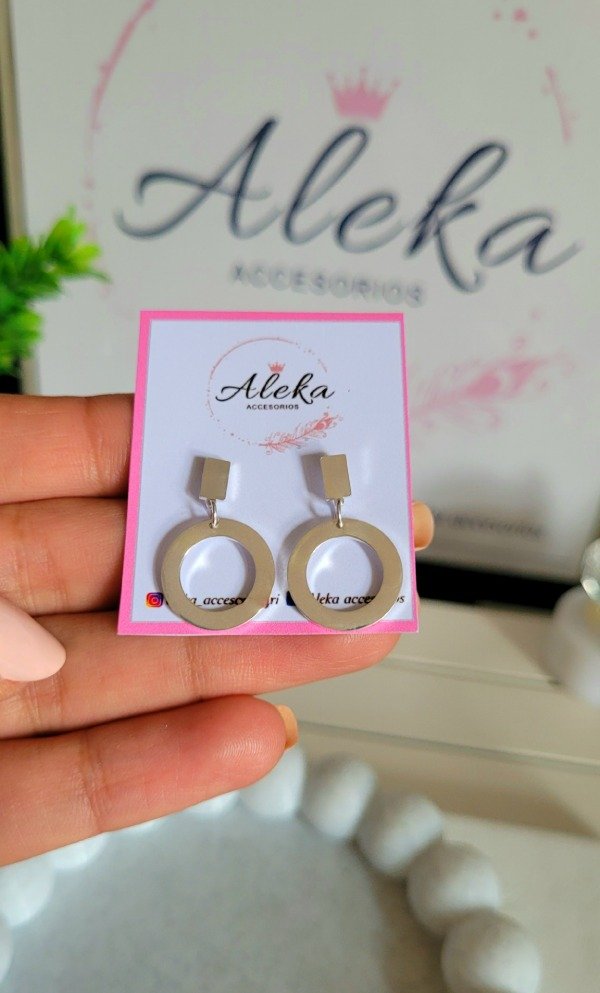 Producto - Aros redondos colgantes de acero blanco - 0