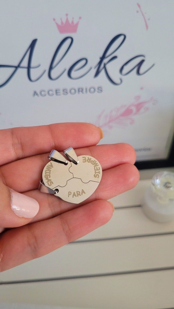 Producto - Dije corazón para compartir amigas por siempre