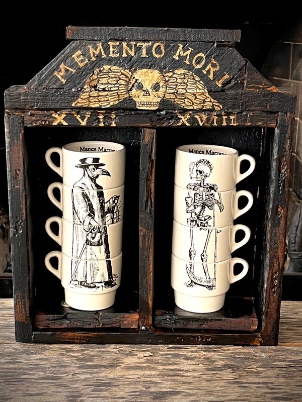 Producto - Exhibidor El Médico y La Plaga